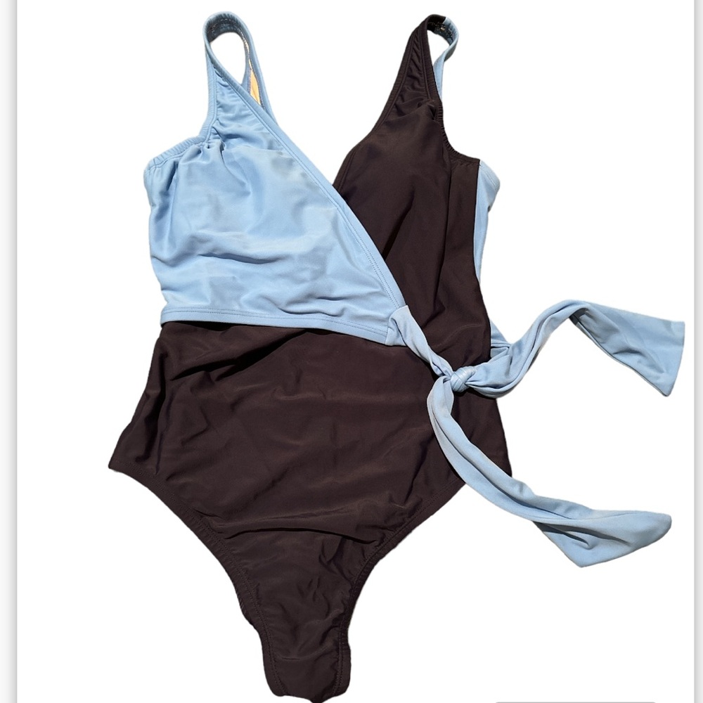 Target One Piece Swimsuit /‎ Medium